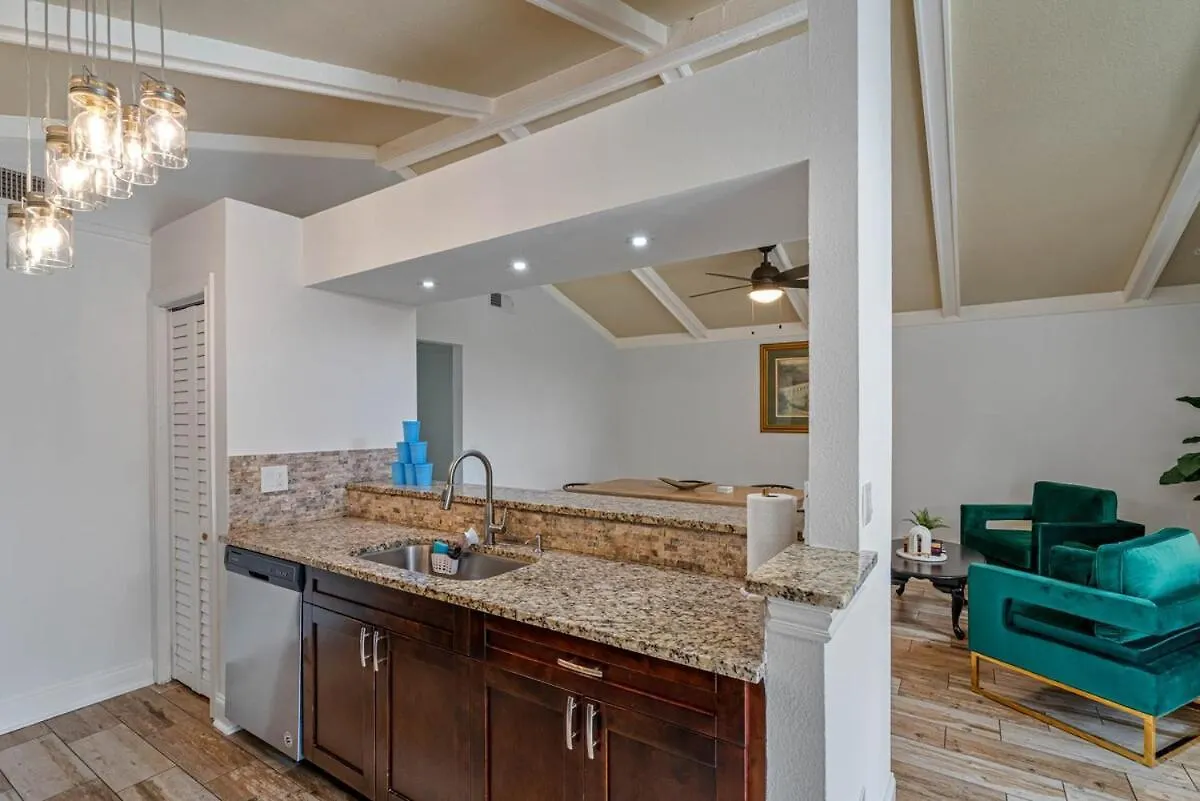 Feriehus Luxury 5 Bdrm Home - Stunning Pool - Huge Backyard Tampa